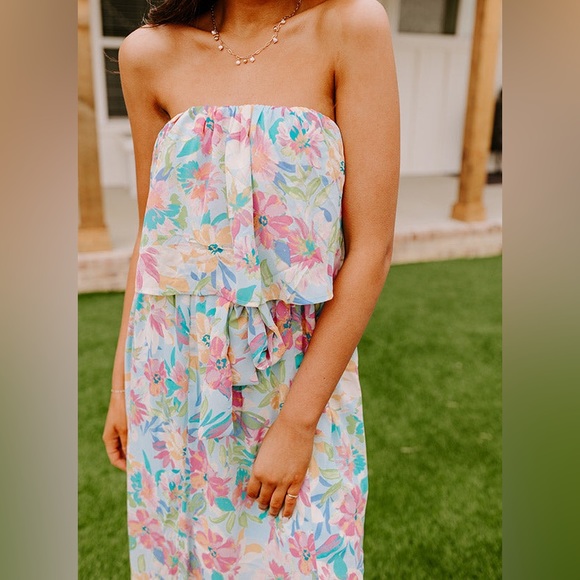 3/$25! NEW!! Emily Wonder Multi Floral Flounce Top Strapless Boutique Maxi Dress - Picture 4 of 9